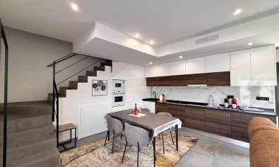 Reventa - Villa -
Villamartín - Villamartin