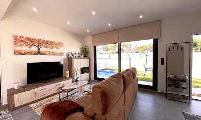 Reventa - Villa -
Villamartín - Villamartin