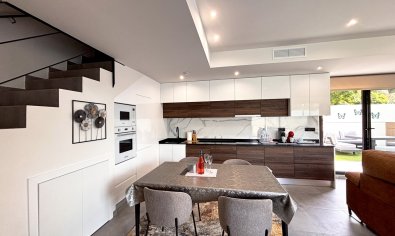 Reventa - Villa -
Villamartín - Villamartin