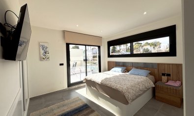 Reventa - Villa -
Villamartín - Villamartin