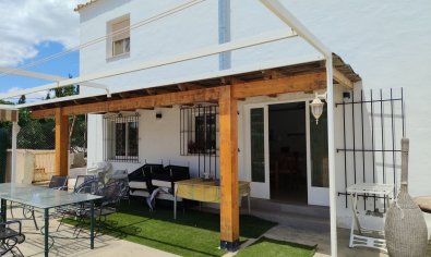Reventa - Finca -
Los Montesinos