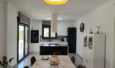 Reventa - Finca -
Los Montesinos