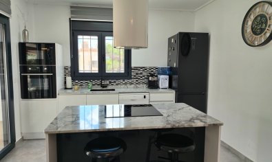Reventa - Finca -
Los Montesinos