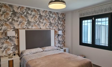 Reventa - Finca -
Los Montesinos