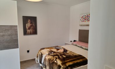 Reventa - Finca -
Los Montesinos