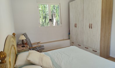 Reventa - Finca -
Los Montesinos