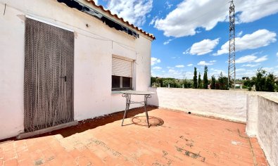 Reventa - Finca -
Los Montesinos