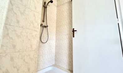 Reventa - Finca -
Los Montesinos