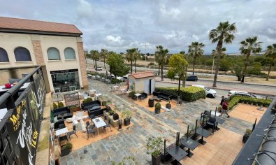 Reventa - Comercial -
La Finca Golf - La finca Golf