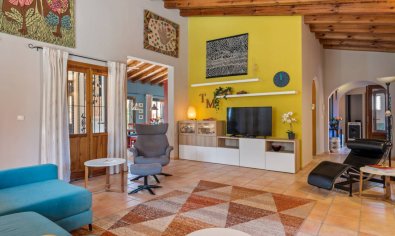 Reventa - Finca -
Catral