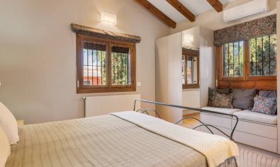 Reventa - Finca -
Catral