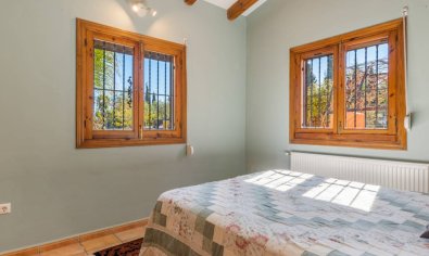 Reventa - Finca -
Catral