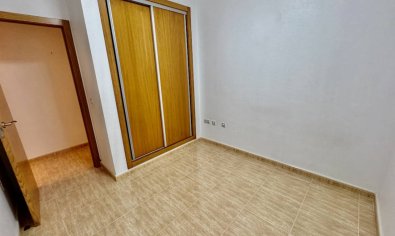 Reventa - Apartamento / piso -
Formentera del Segura