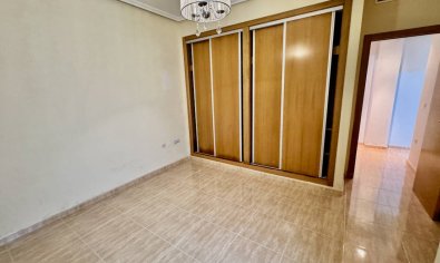 Reventa - Apartamento / piso -
Formentera del Segura