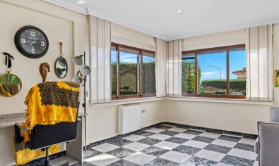 Bestaande bouw - Villa -
Algorfa - Montemar