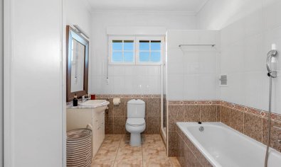Reventa - Finca -
Los Montesinos