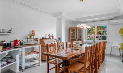 Reventa - Finca -
Los Montesinos