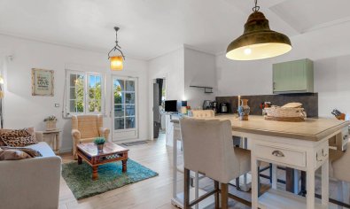 Reventa - Finca -
Los Montesinos