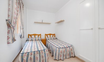 Reventa - Bungalow -
Torrevieja - playa de los naufragos