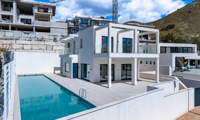 Obra nueva - Villa -
Finestrat