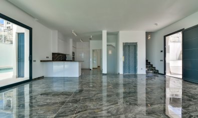 Obra nueva - Villa -
Finestrat