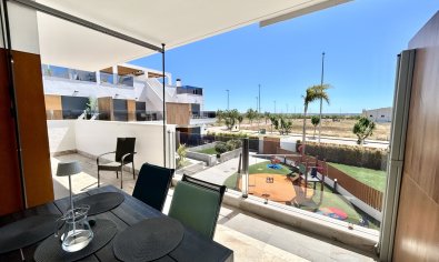 Modern corner apartment with ocean views in Pilar de la Horadada