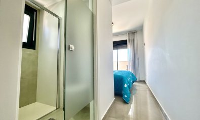 Modern corner apartment with ocean views in Pilar de la Horadada