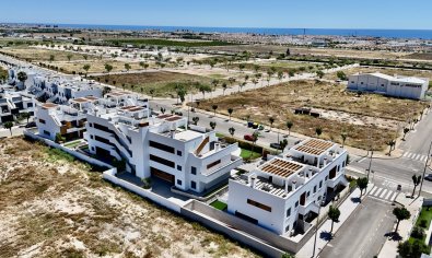 Modern corner apartment with ocean views in Pilar de la Horadada