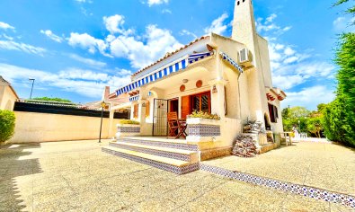 Bestaande bouw - Villa -
Orihuela Costa - La Zenia