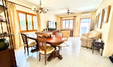 Bestaande bouw - Villa -
Orihuela Costa - La Zenia