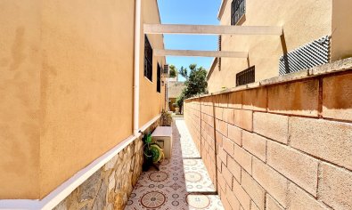 Resale - Villa -
Torrevieja - Los Balcones