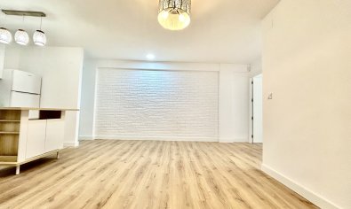 Modern 3-bedroom apartment in downtown Torrevieja