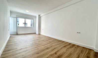 Modern 3-bedroom apartment in downtown Torrevieja