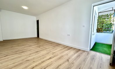 Modern 3-bedroom apartment in downtown Torrevieja