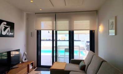 Villa moderna con piscina privada en San Miguel de Salinas