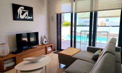 Villa moderna con piscina privada en San Miguel de Salinas