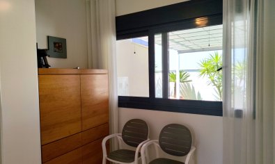 Villa moderna con piscina privada en San Miguel de Salinas