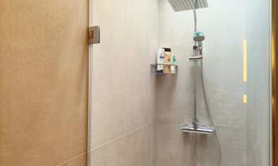 Villa moderna con piscina privada en San Miguel de Salinas