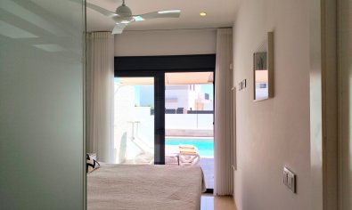 Villa moderna con piscina privada en San Miguel de Salinas