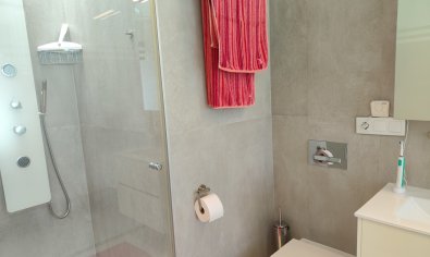 Villa moderna con piscina privada en San Miguel de Salinas