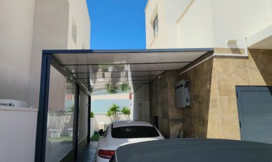 Villa moderna con piscina privada en San Miguel de Salinas