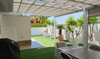 Villa moderna con piscina privada en San Miguel de Salinas