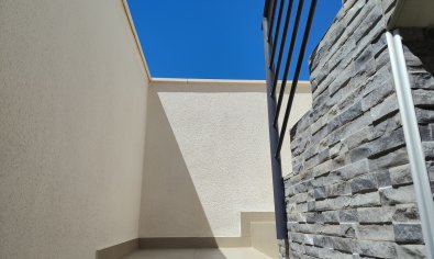 Villa moderna con piscina privada en San Miguel de Salinas