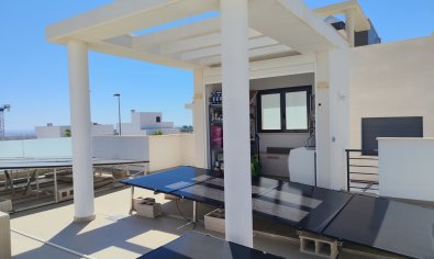 Villa moderna con piscina privada en San Miguel de Salinas
