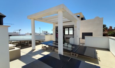 Villa moderna con piscina privada en San Miguel de Salinas