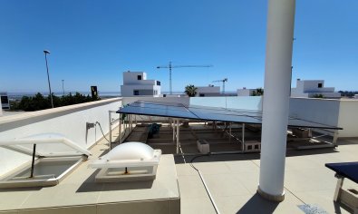Villa moderna con piscina privada en San Miguel de Salinas