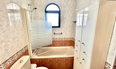 Bestaande bouw - Herenhuis -
Orihuela Costa - La Zenia