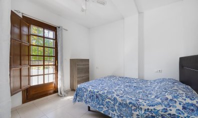 Reventa - Bungalow -
Torrevieja - playa de los naufragos