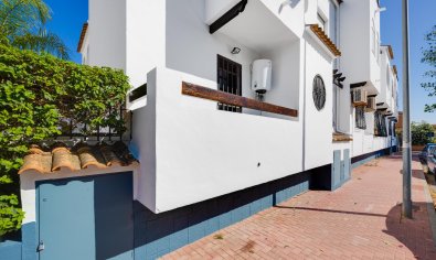 Reventa - Bungalow -
Torrevieja - playa de los naufragos