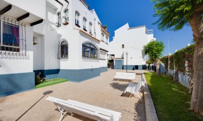 Reventa - Bungalow -
Torrevieja - playa de los naufragos